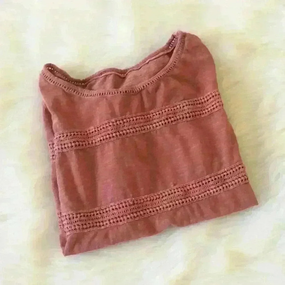 ⚡️ 3 for $10 ⚡️Feminine Tee - Picture 1 of 3